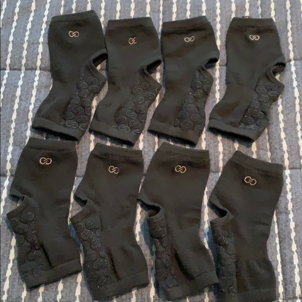 Yoga and Pilates Socks, 4 Pairs